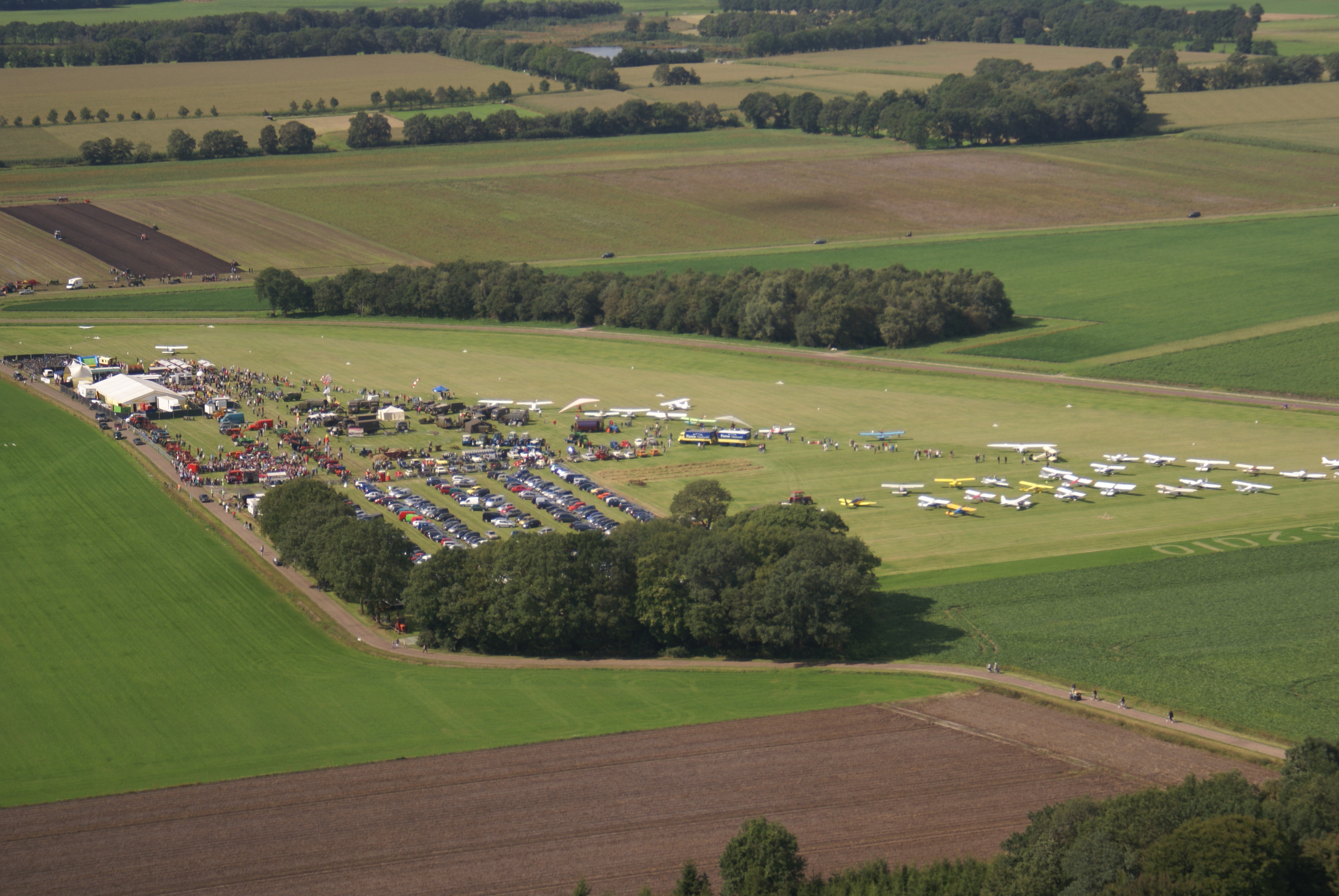 UL Fly-In in Gees Nederlande 