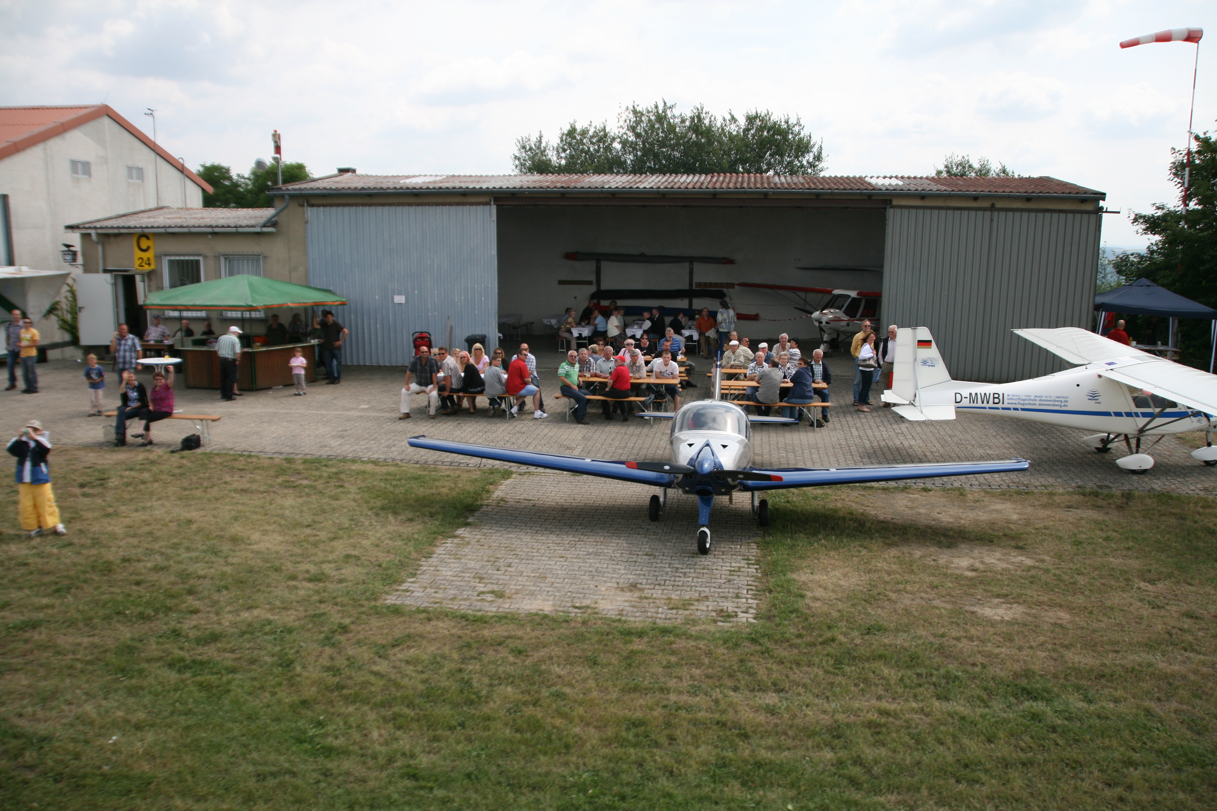 Fly-In auf dem Flugplatz in Becherbach